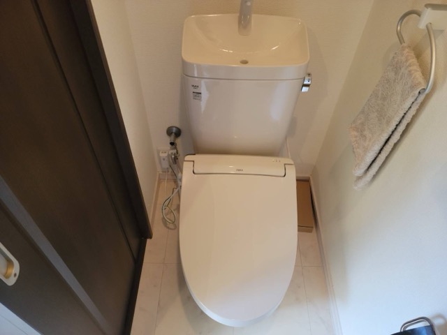 交換前のトイレ